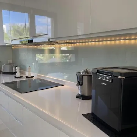 Modern 3 Bed With Sea Views Pool Apartment