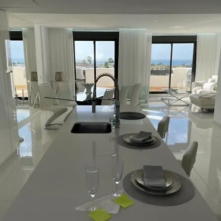Modern 3 Bed With Sea Views Pool Apartment Estepona